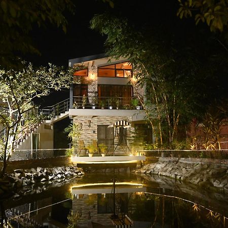 The Cabin By The Bayou Bed and Breakfast Guwahati Esterno foto