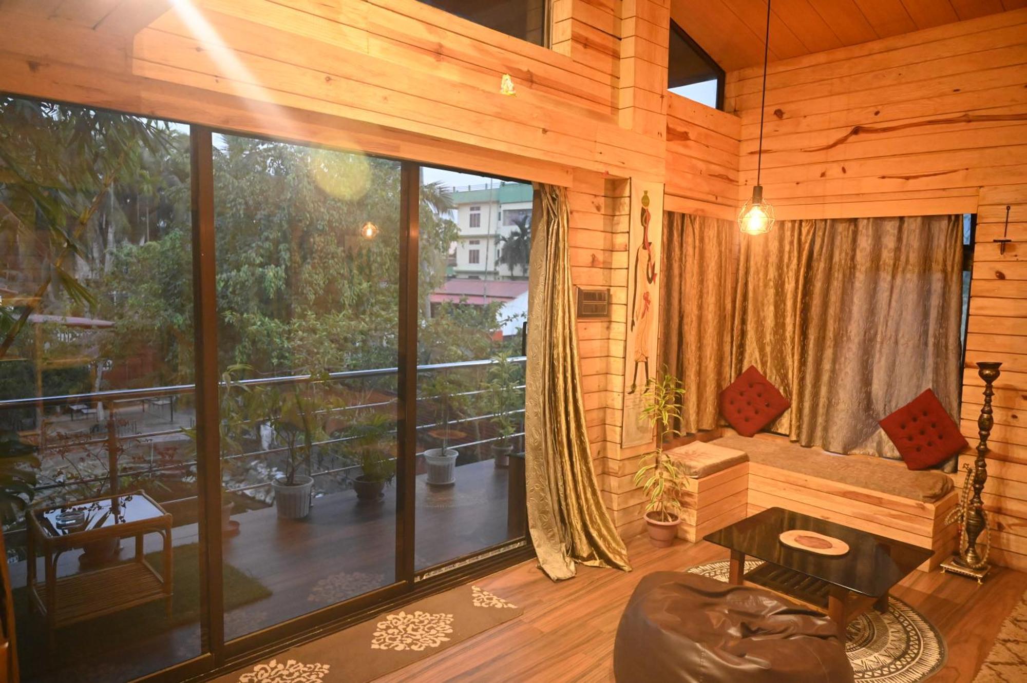 The Cabin By The Bayou Bed and Breakfast Guwahati Esterno foto