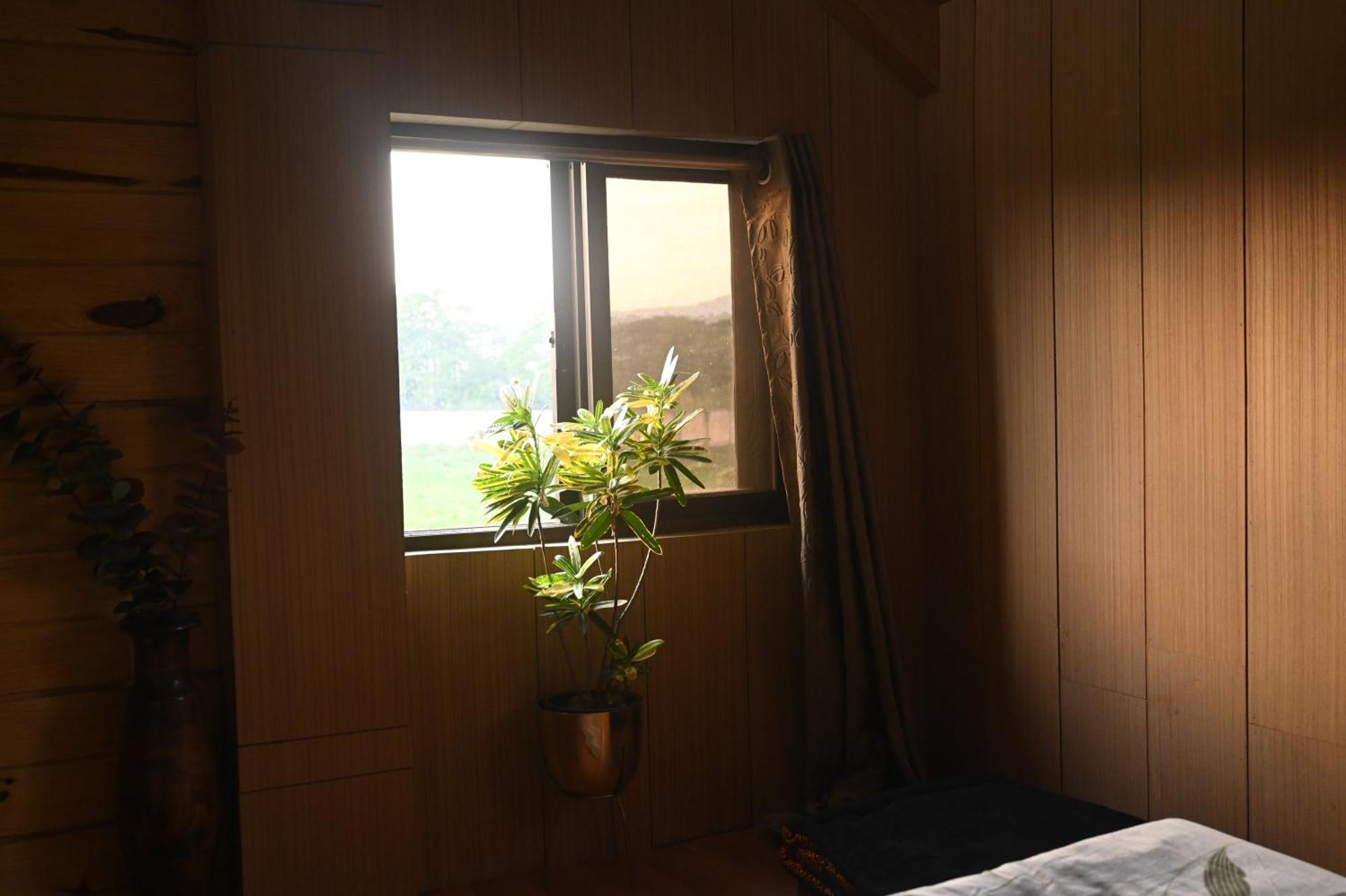 The Cabin By The Bayou Bed and Breakfast Guwahati Esterno foto