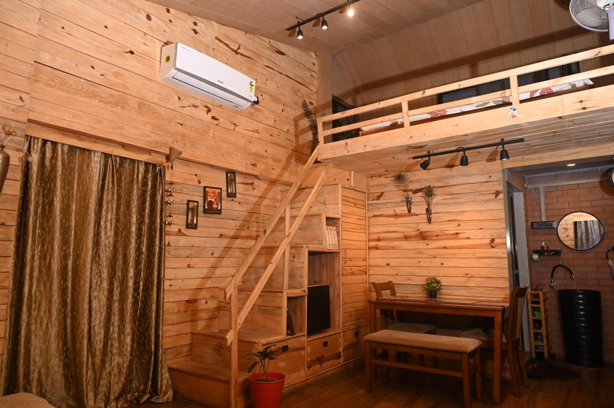 The Cabin By The Bayou Bed and Breakfast Guwahati Esterno foto