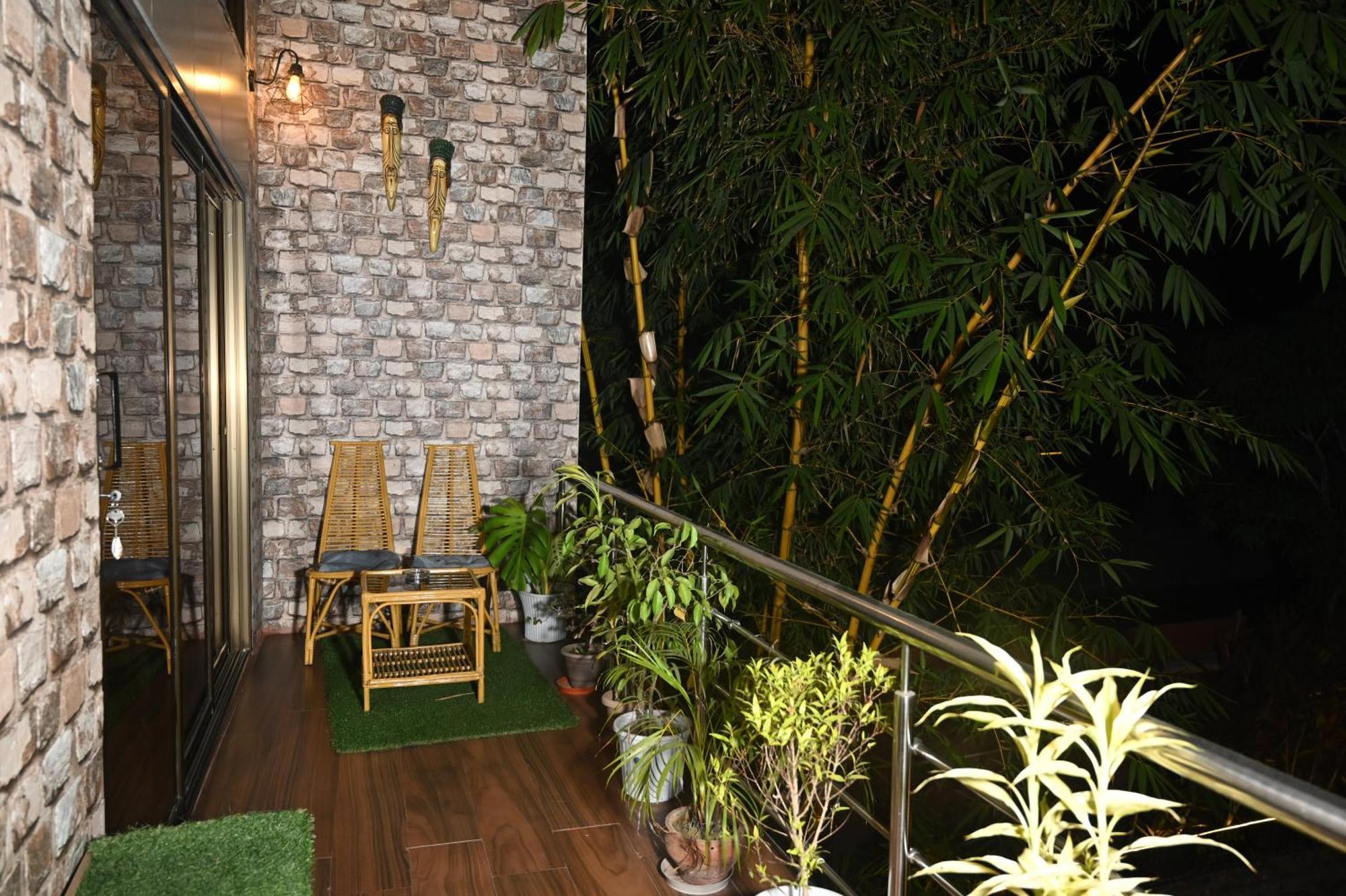 The Cabin By The Bayou Bed and Breakfast Guwahati Esterno foto