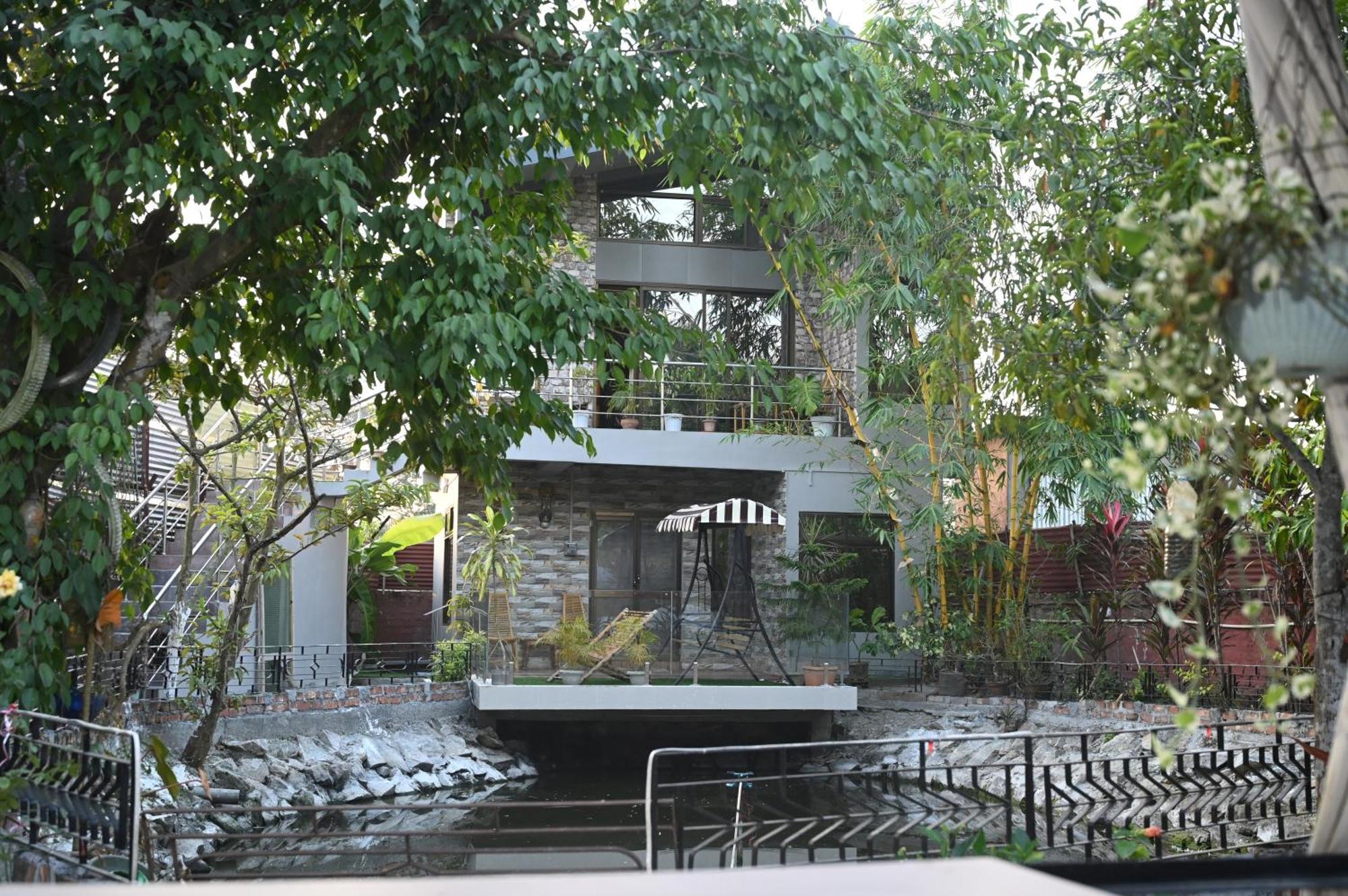 The Cabin By The Bayou Bed and Breakfast Guwahati Esterno foto