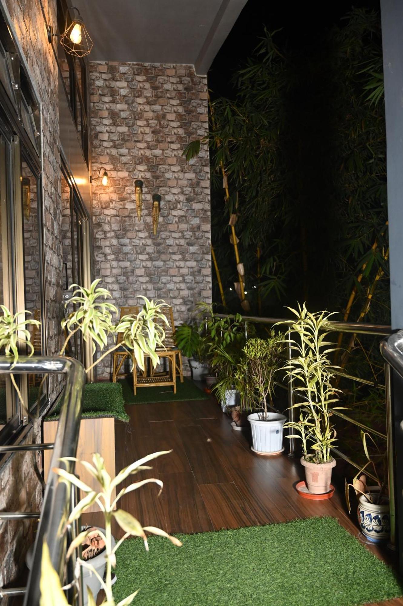 The Cabin By The Bayou Bed and Breakfast Guwahati Esterno foto